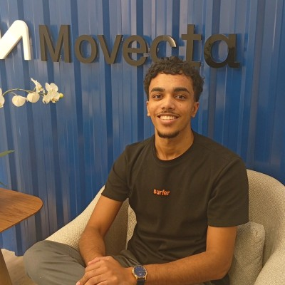 Tiago Sousa sentado no escritório da Movecta